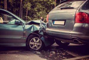 Assurance auto tous risques ou au tiers : comment choisir ?